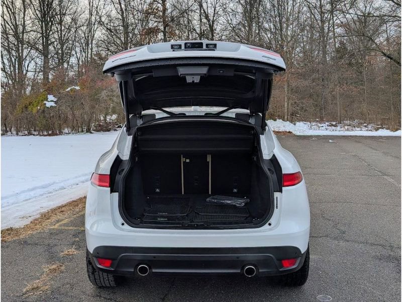 Used 2018 Jaguar F-PACE Prestige image 13