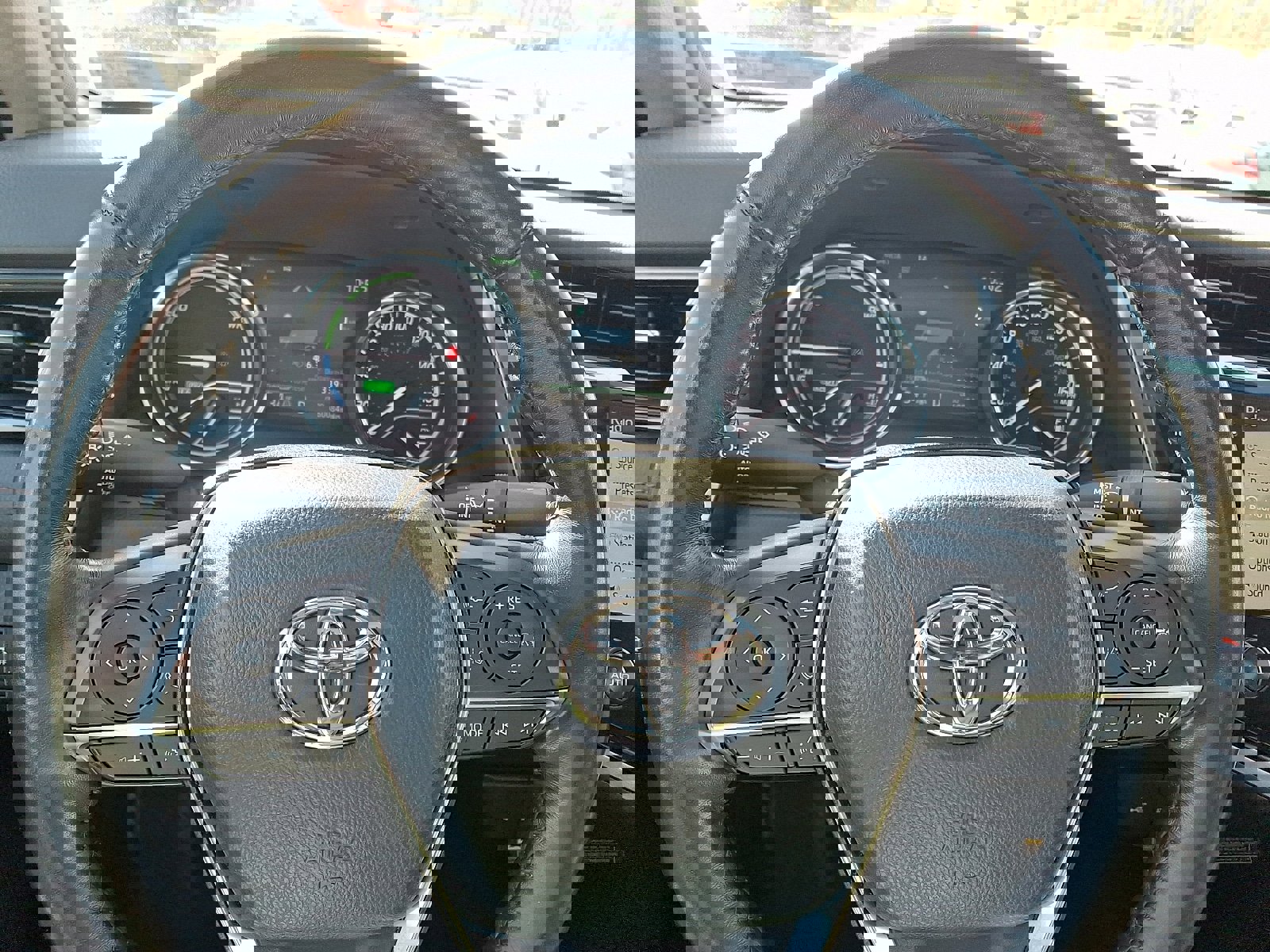 Used 2020 Toyota Camry XLE w/ Sunroof Package image 20