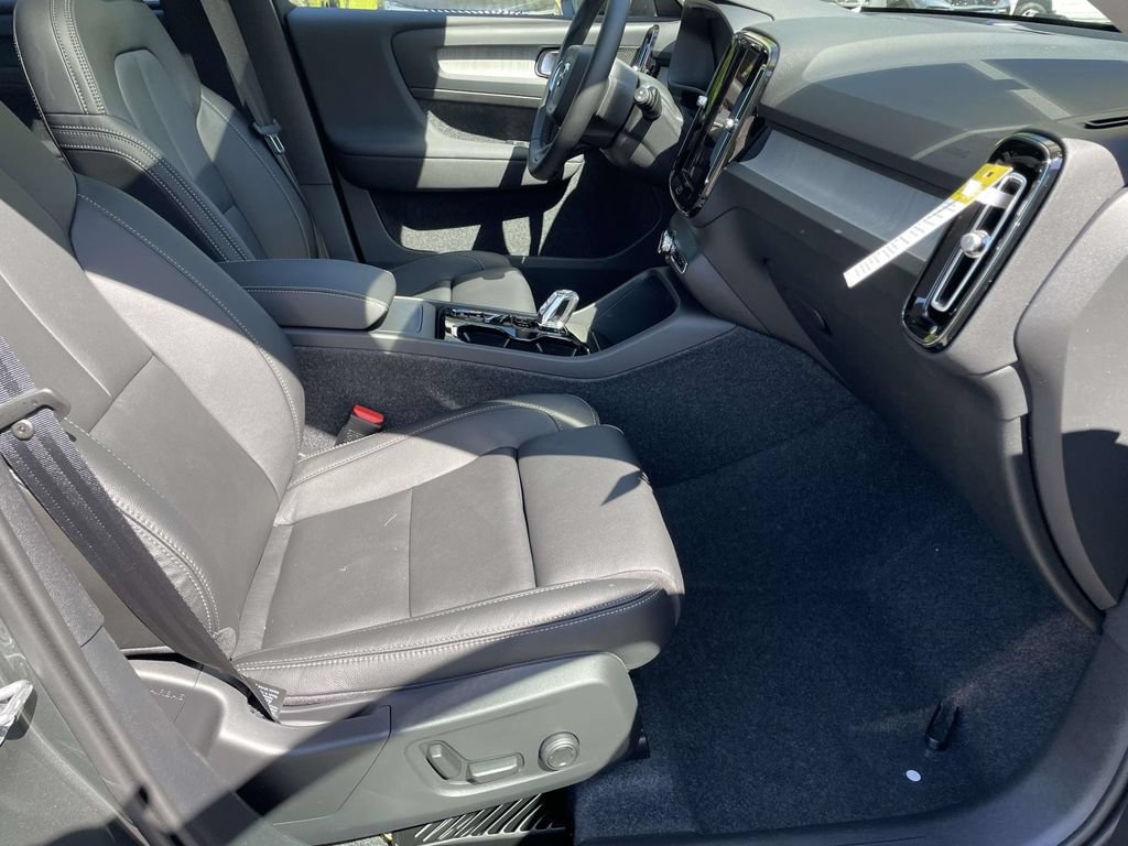 New 2026 Volvo XC40 B5 Ultra w/ Protection Package Premier AWD/4WD image 21