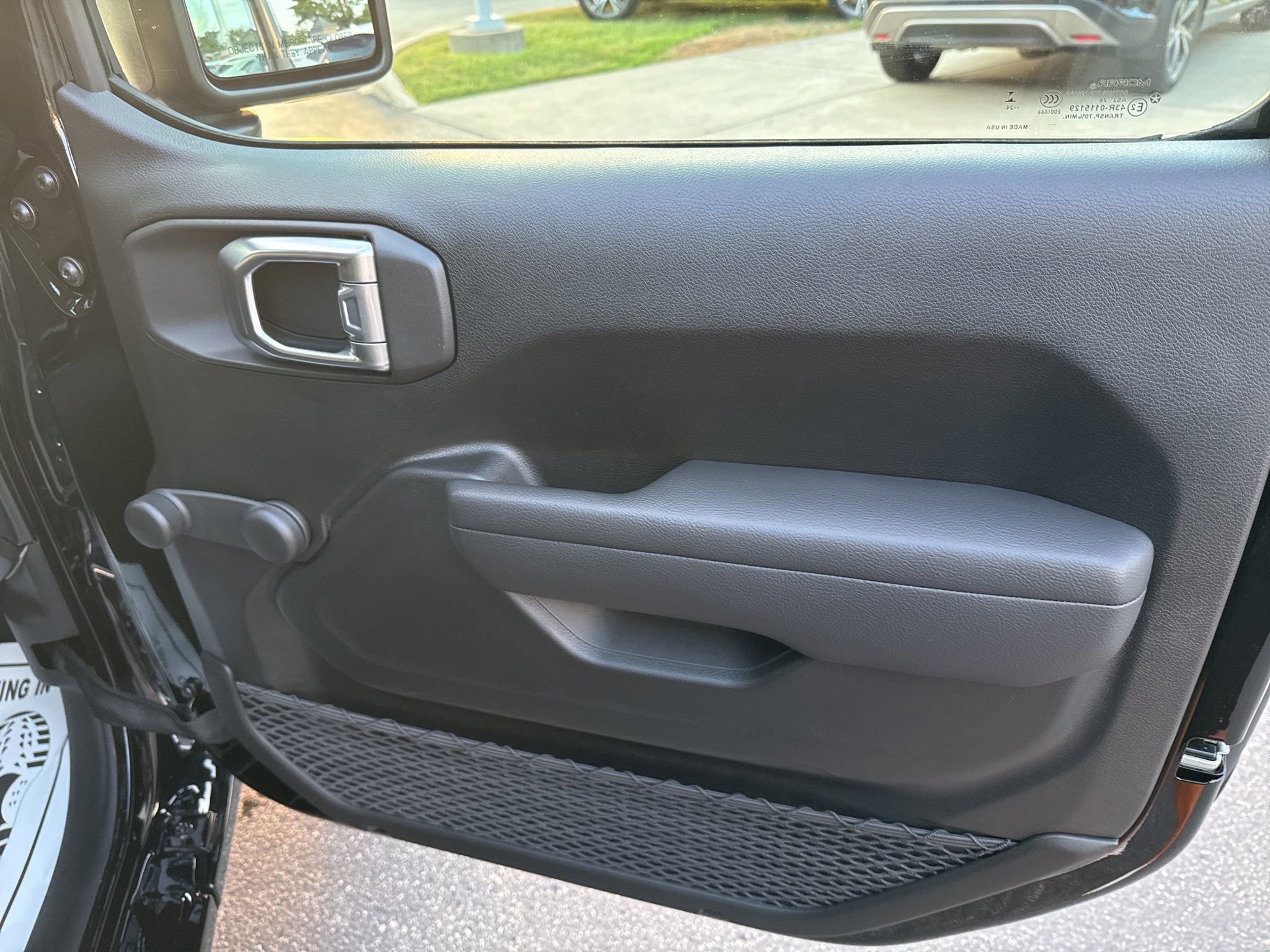 Used 2024 Jeep Wrangler Sport image 17