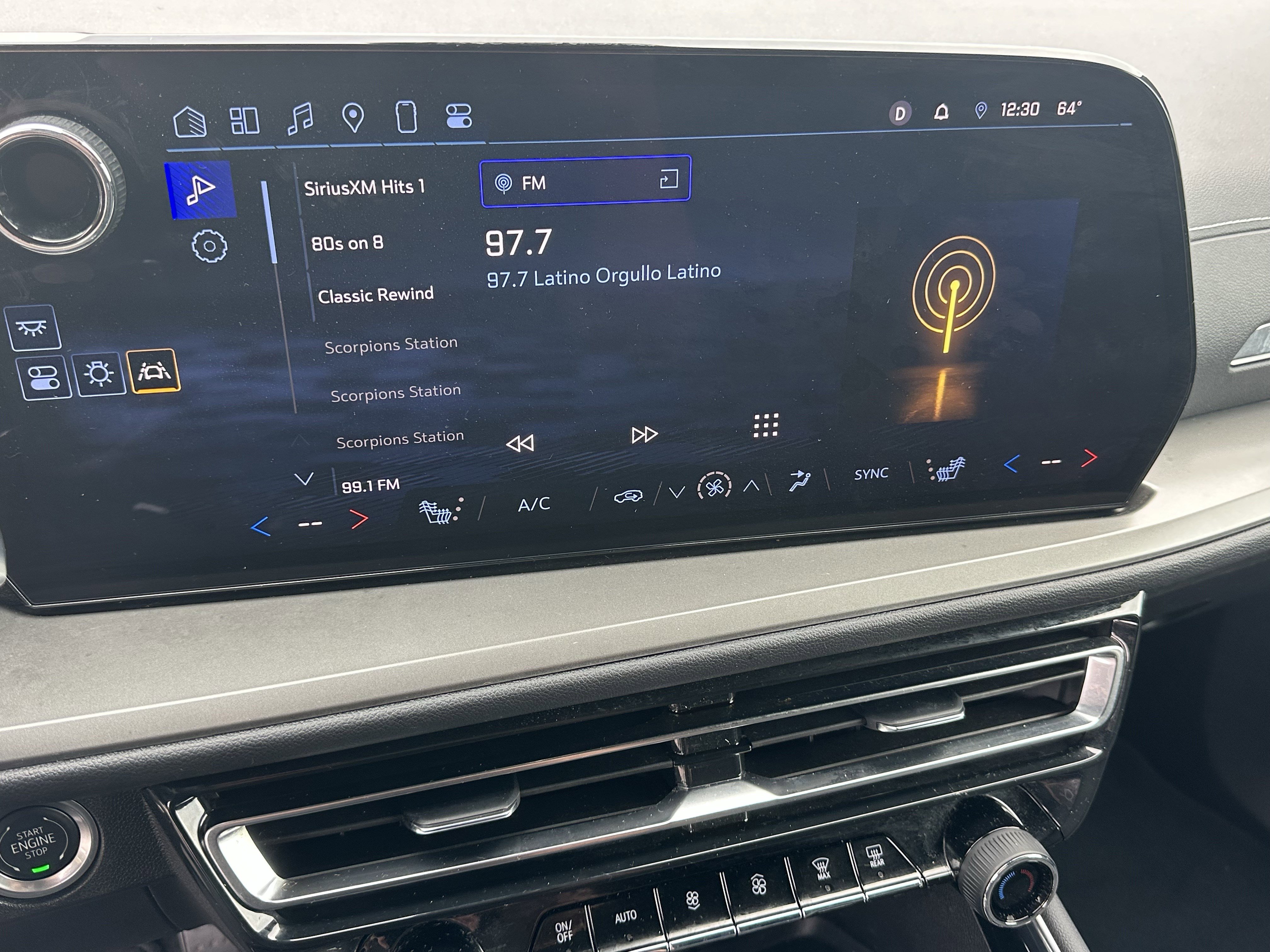 Certified 2025 Chevrolet Traverse LT image 26