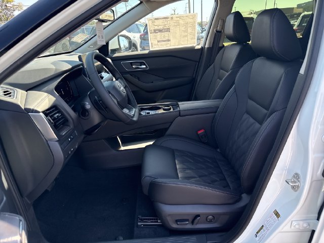 New 2026 Nissan Rogue Platinum AWD/4WD image 13