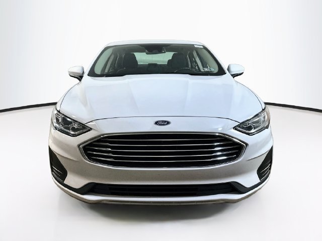 Used 2019 Ford Fusion SE FWD image 2