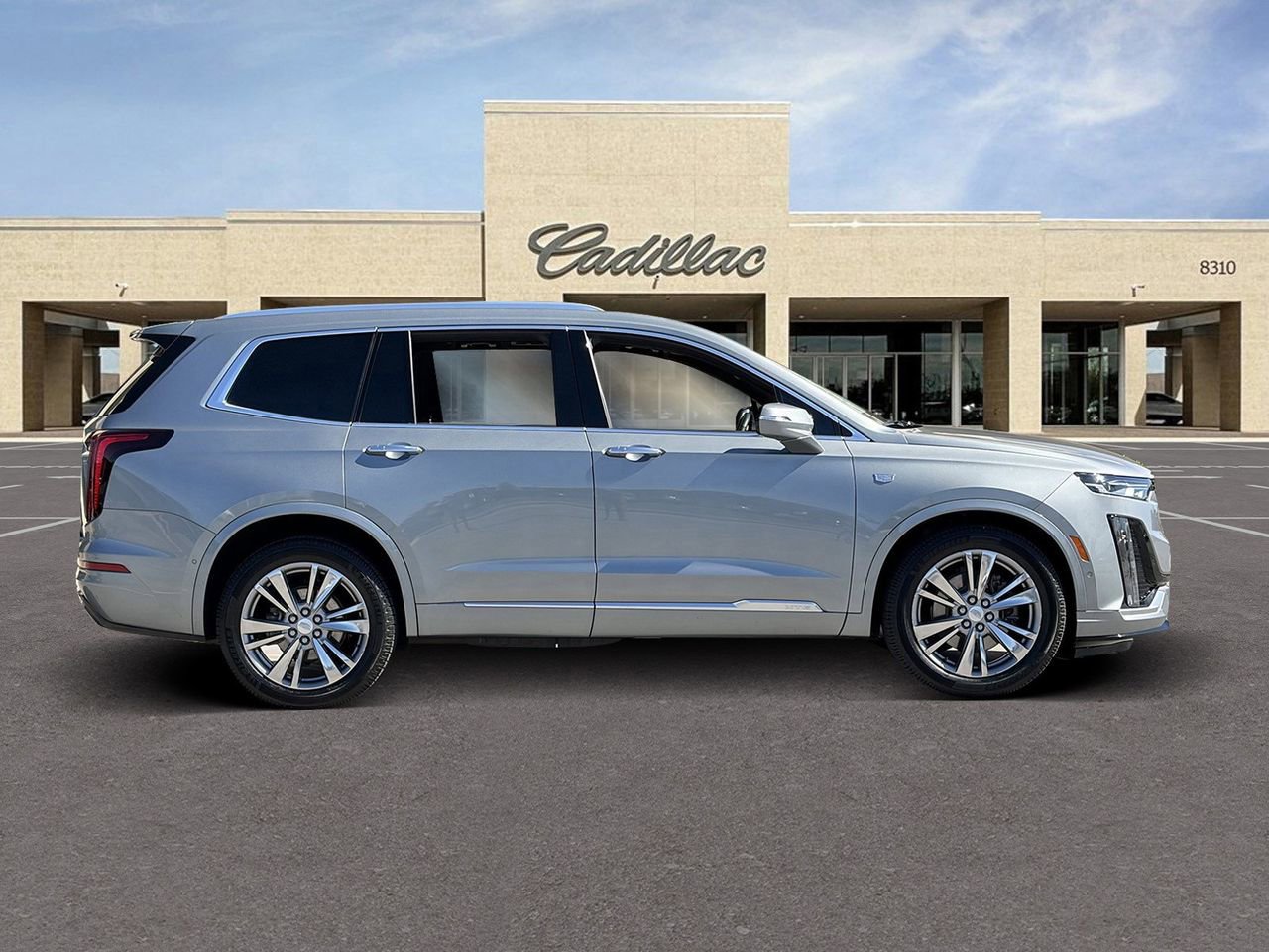 Certified 2023 Cadillac XT6 Premium Luxury w/ Technology Package image 4