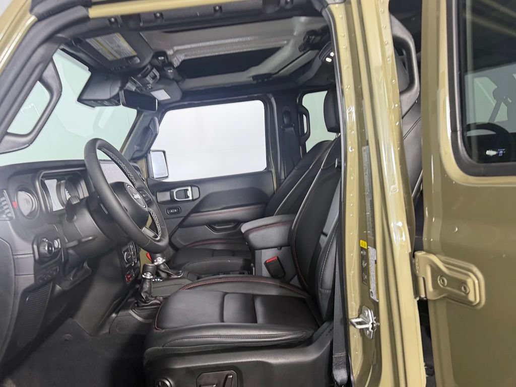 Certified 2025 Jeep Wrangler Unlimited Rubicon AWD/4WD image 22