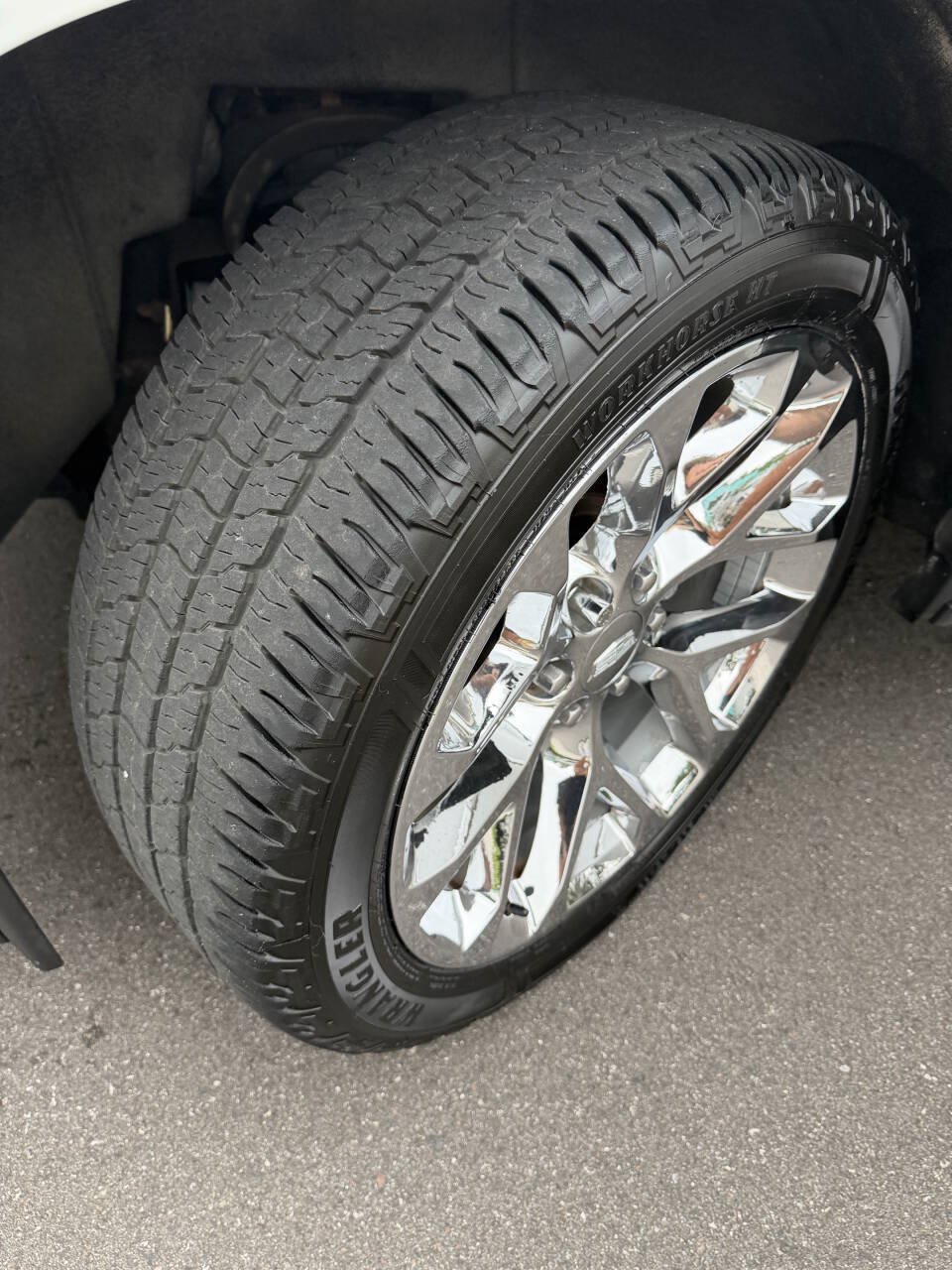 Used 2016 Cadillac Escalade Luxury AWD/4WD image 15