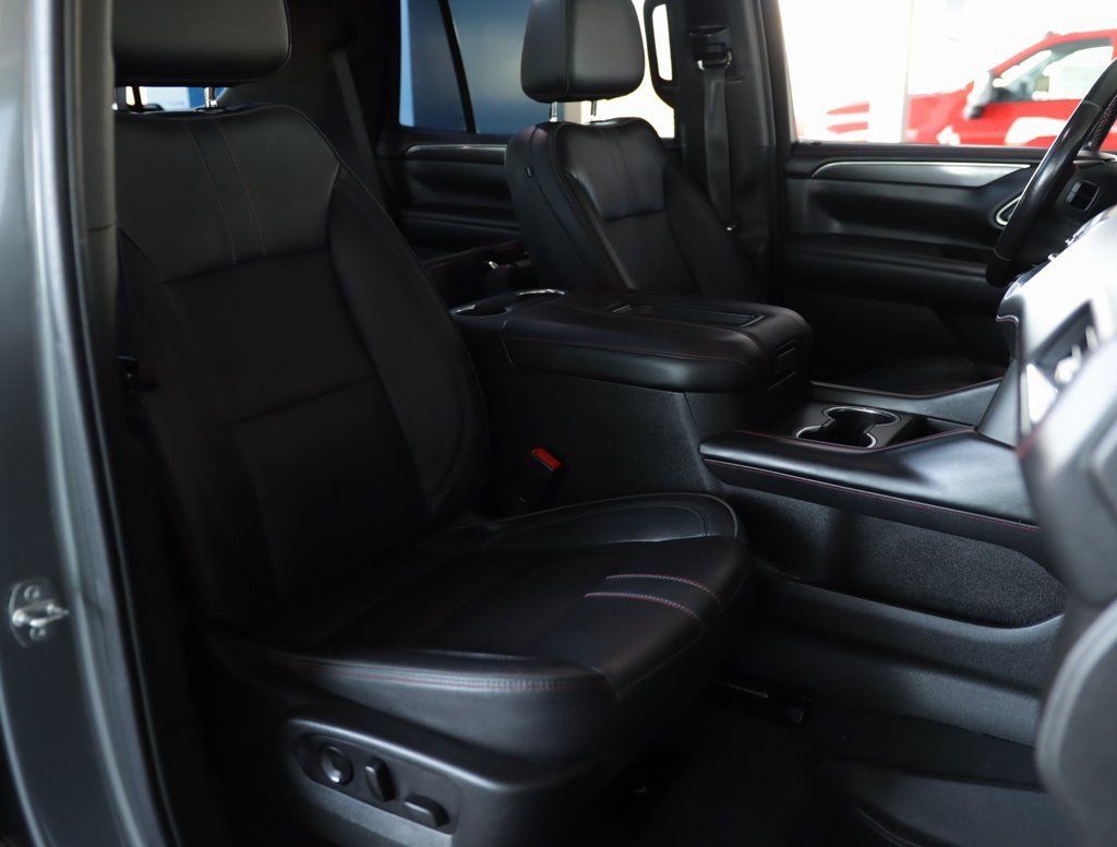 Used 2021 Chevrolet Tahoe RST w/ Luxury Package AWD/4WD image 36