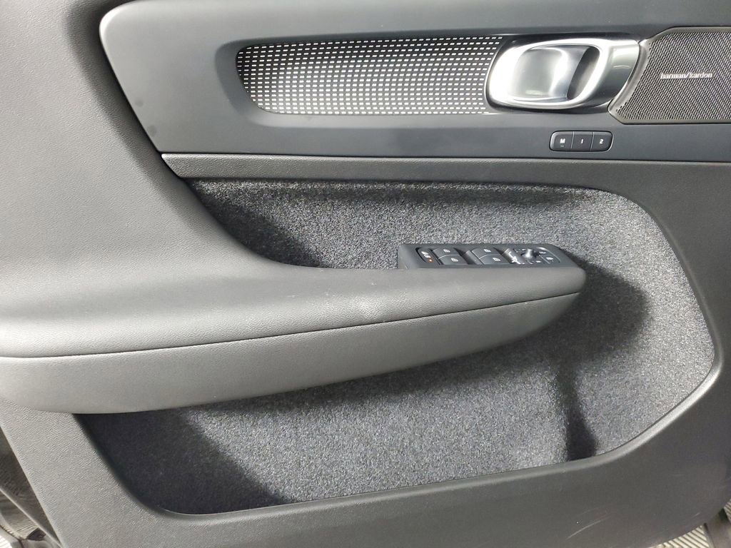 Certified 2026 Volvo XC40 B5 Ultra w/ Climate Package image 21