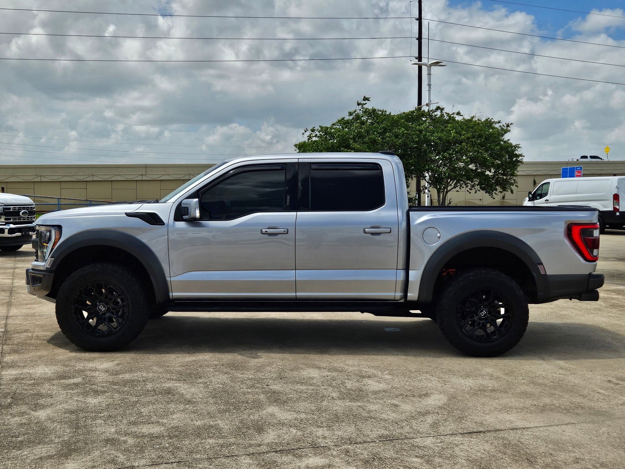 Certified 2022 Ford F150 Raptor w/ Equipment Group 801A High AWD/4WD image 9