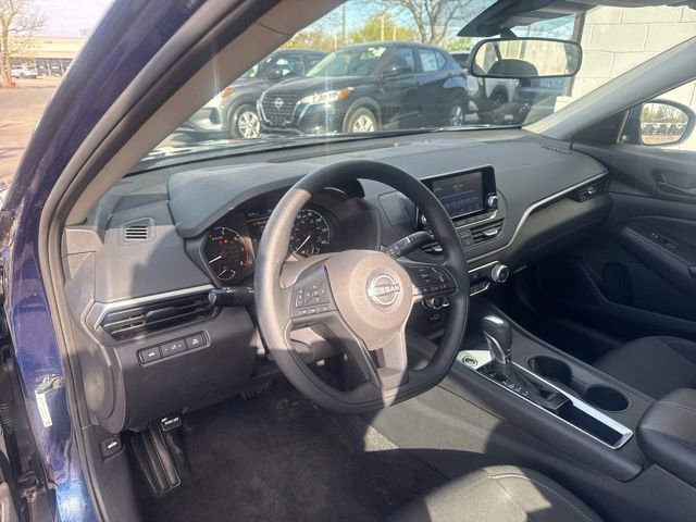 Used 2023 Nissan Altima 2.5 S FWD image 9