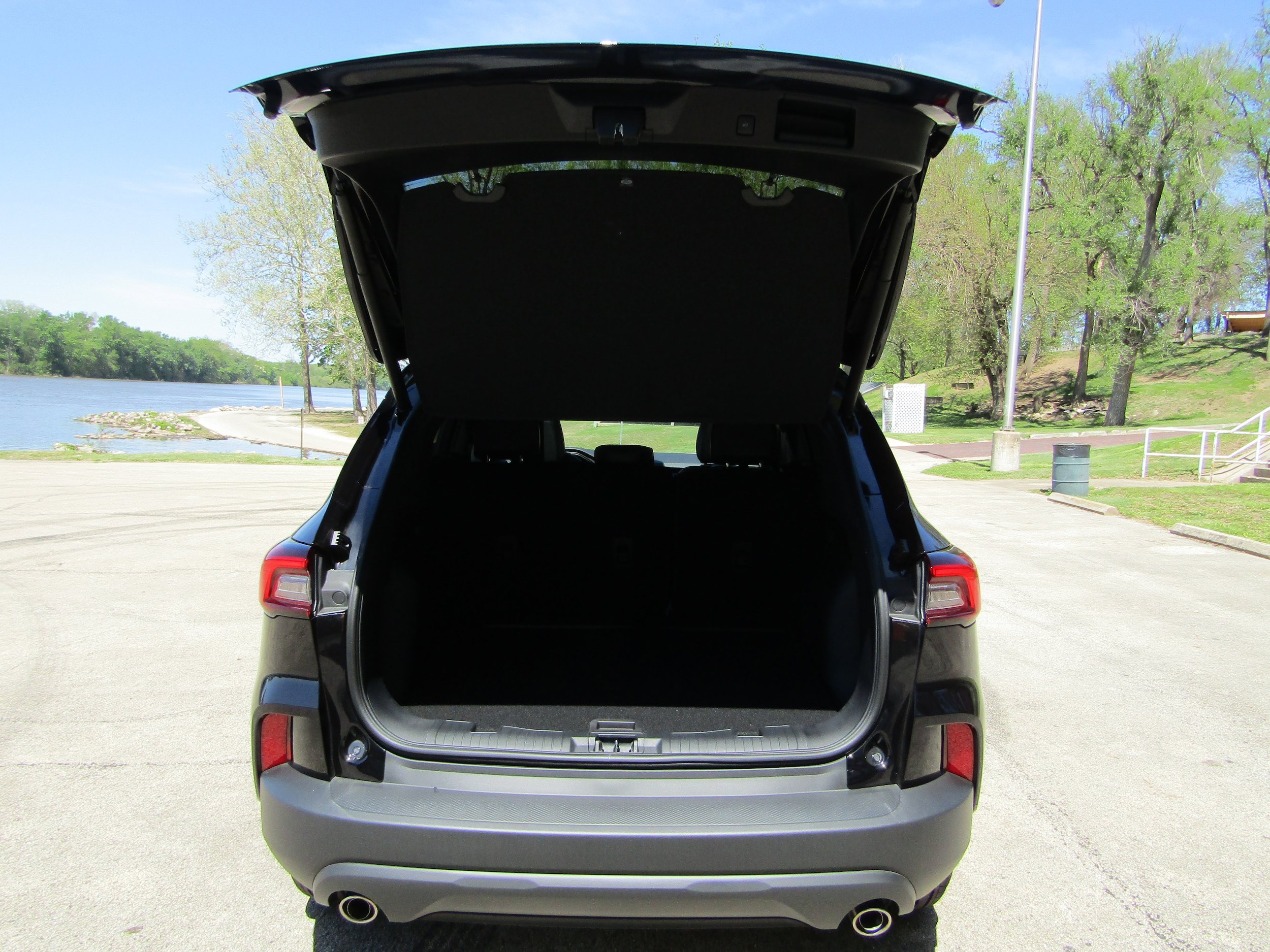 New 2026 Ford Escape ST-Line w/ Cold Weather Package AWD/4WD image 19