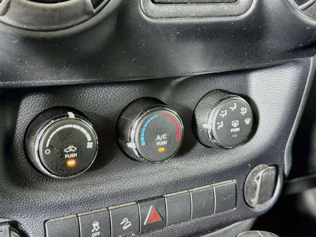 Used 2017 Jeep Wrangler Sport w/ Connectivity Group AWD/4WD image 16