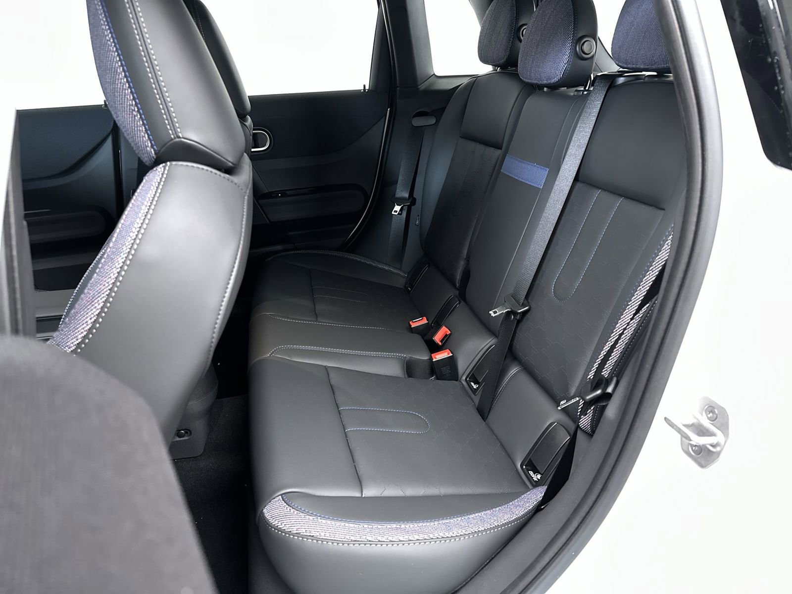 New 2026 MINI Cooper 4-Door Hardtop FWD image 23