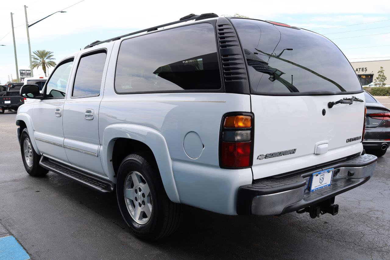 Used 2004 Chevrolet Suburban LT w/ Preferred Equipment Group image 3