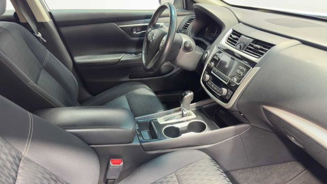Used 2018 Nissan Altima 2.5 SV FWD image 12