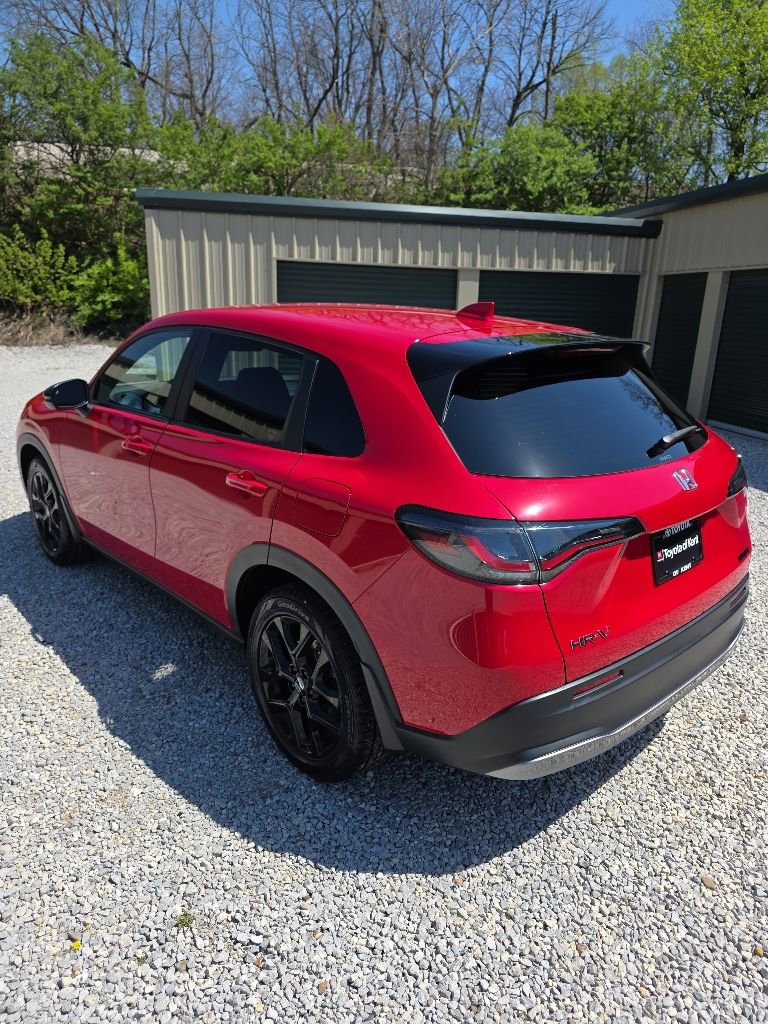 Used 2023 Honda HR-V Sport image 3