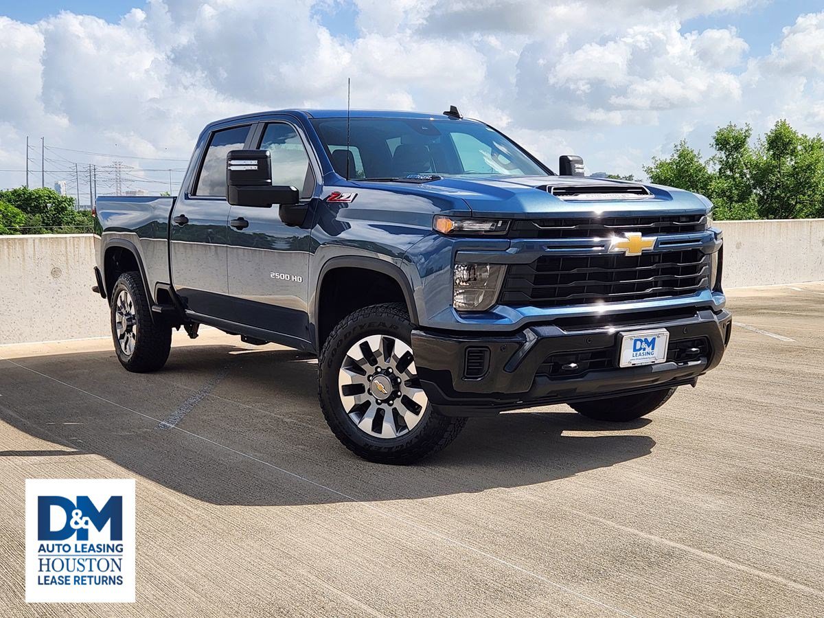 Used 2025 Chevrolet Silverado 2500 Custom w/ Custom Value Package image 1