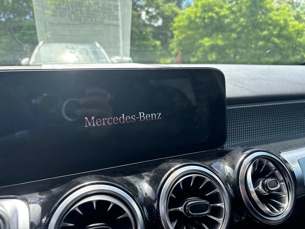 Used 2022 Mercedes-Benz GLB 250 4MATIC image 13