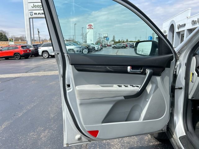 Used 2013 Kia Sorento LX image 24