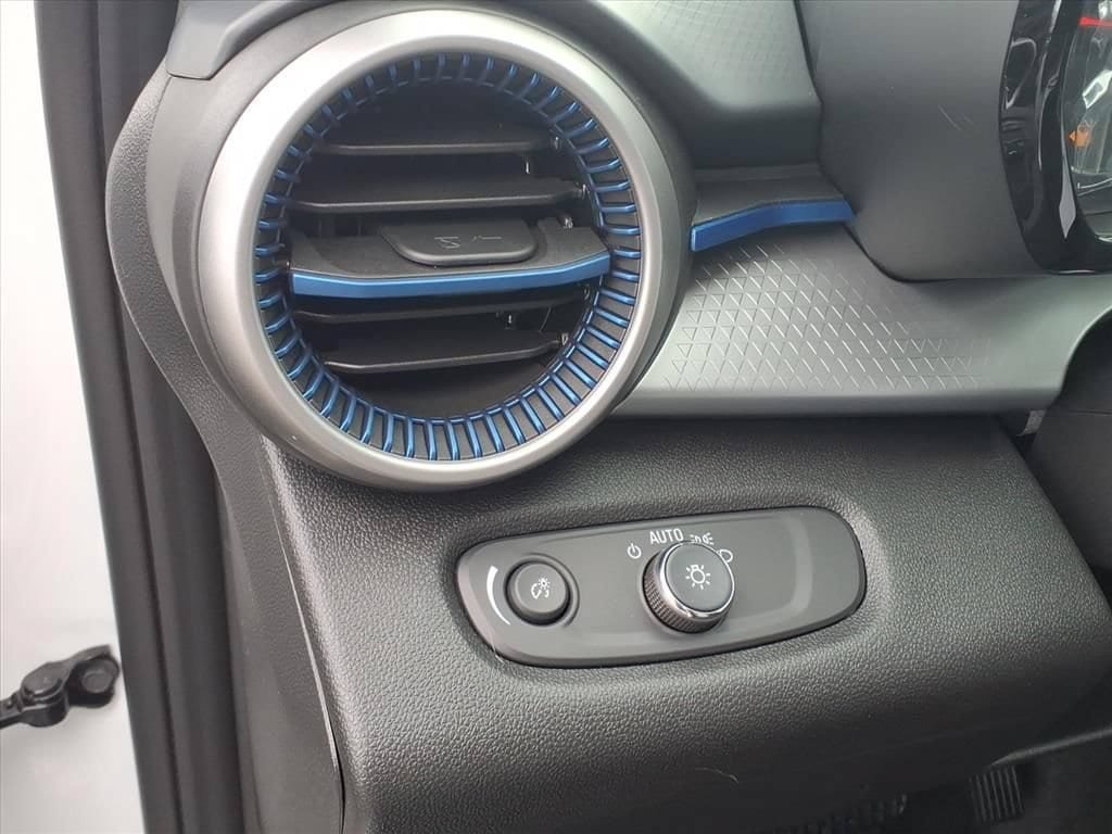New 2026 Chevrolet Trax LS w/ LS Convenience Package FWD image 15