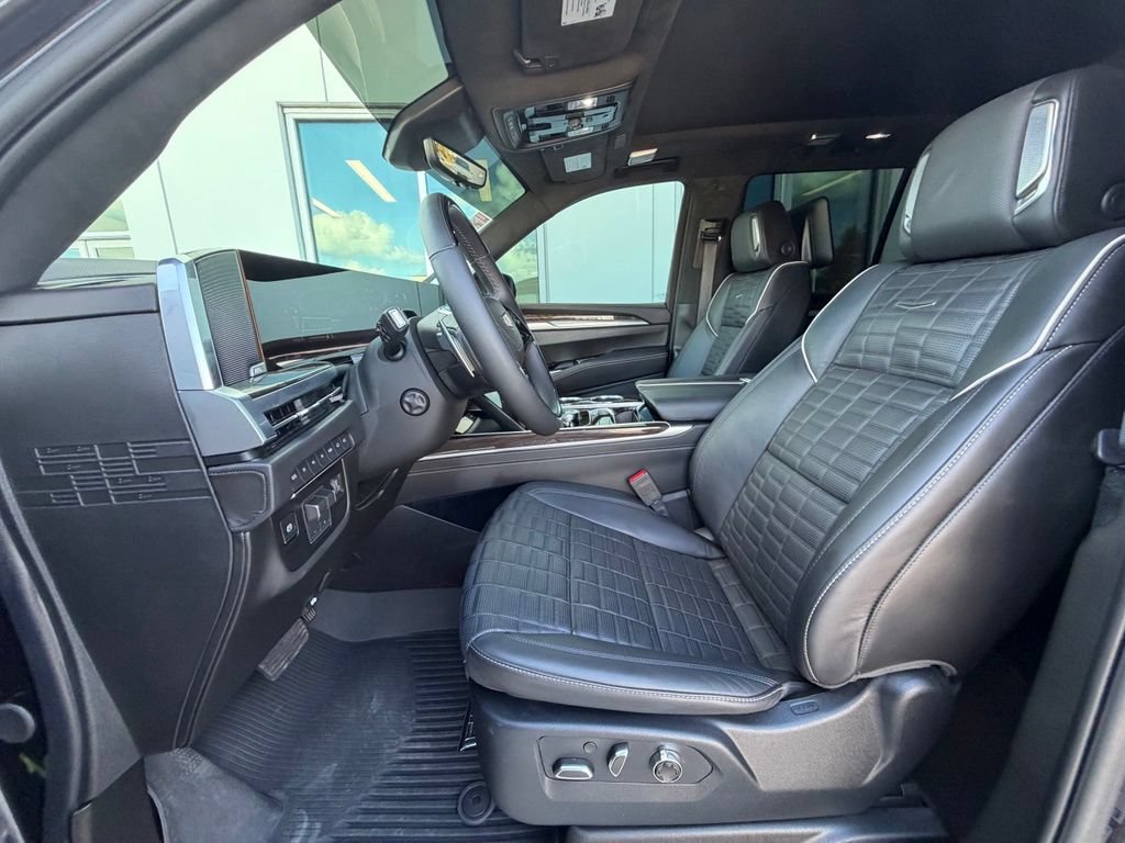 Used 2026 Cadillac Escalade Platinum Sport w/ LPO, ONYX Package AWD/4WD image 13