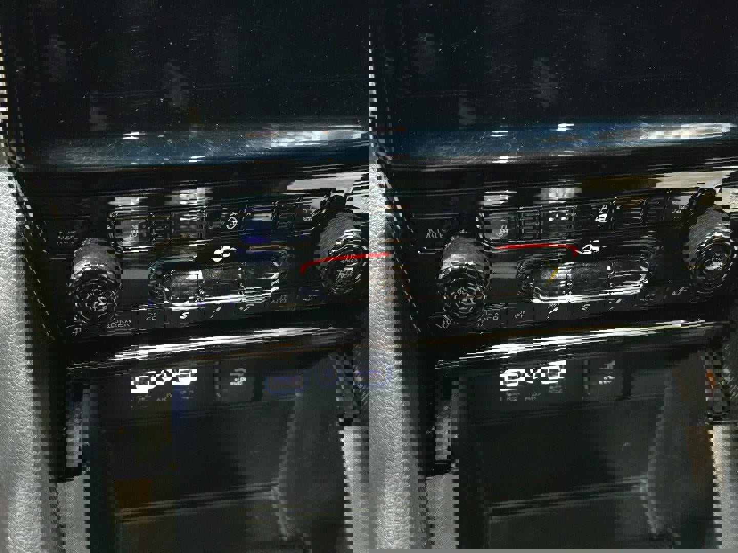 Used 2024 Jeep Grand Cherokee Limited image 16