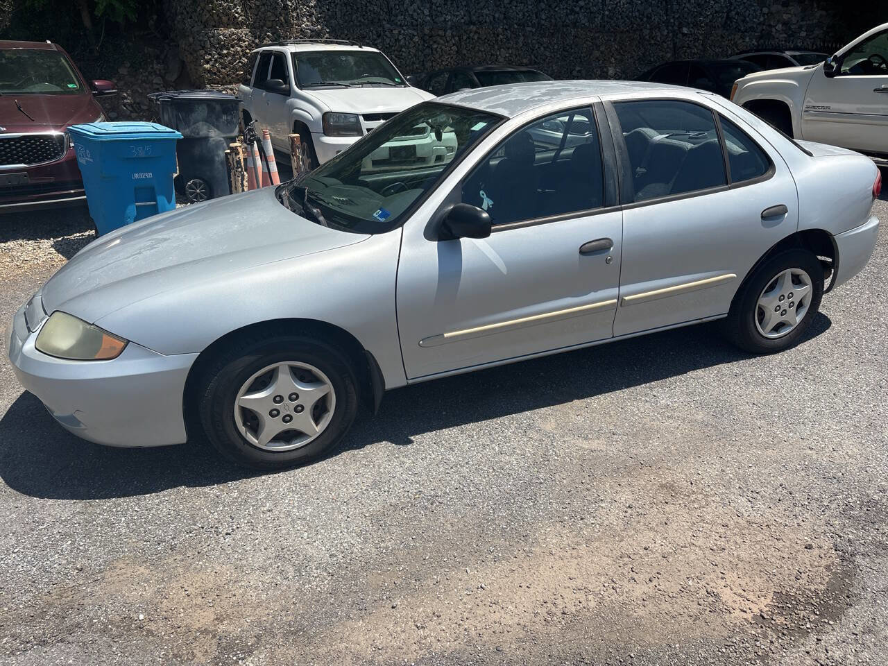 Used 2004 Chevrolet Cavalier Sedan w/ Preferred Equipment Group FWD image 1