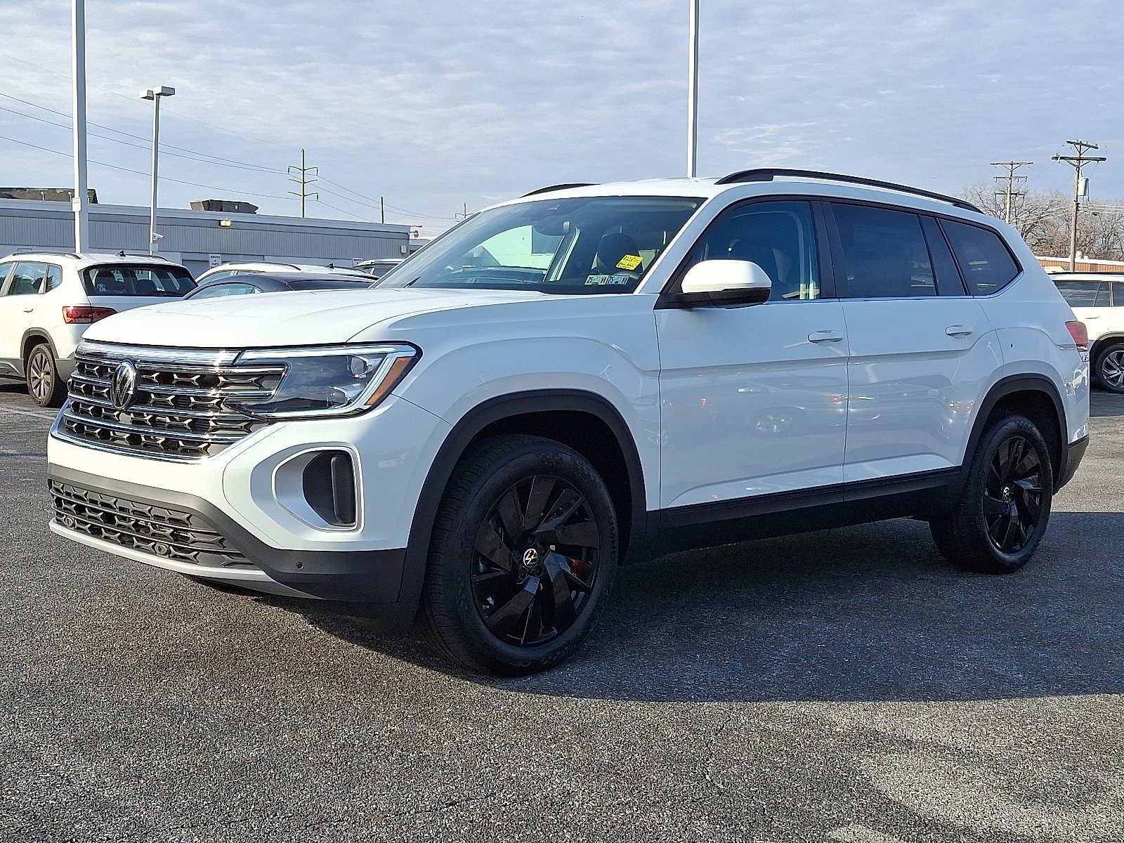 New 2025 Volkswagen Atlas SE image 3