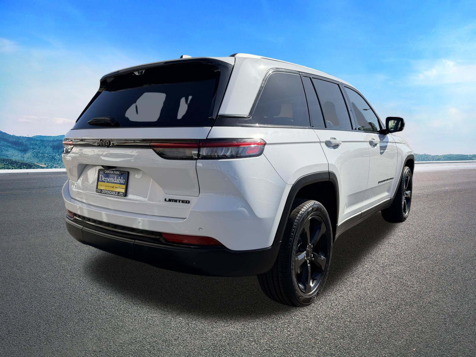Used 2023 Jeep Grand Cherokee Limited w/ Luxury Tech Group II RWD image 10