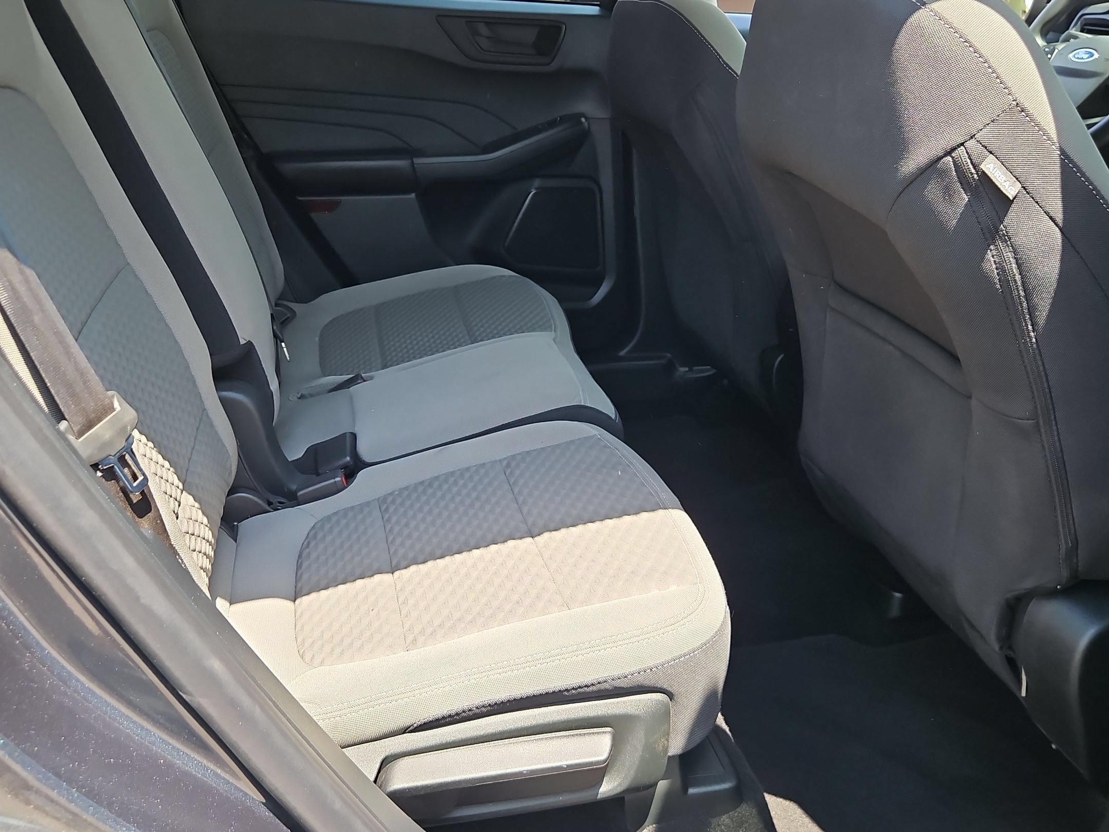 Used 2022 Ford Escape SE w/ SE Sport Appearance Package FWD image 24