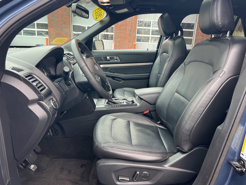 Used 2018 Ford Explorer XLT w/ Equipment Group 202A image 13