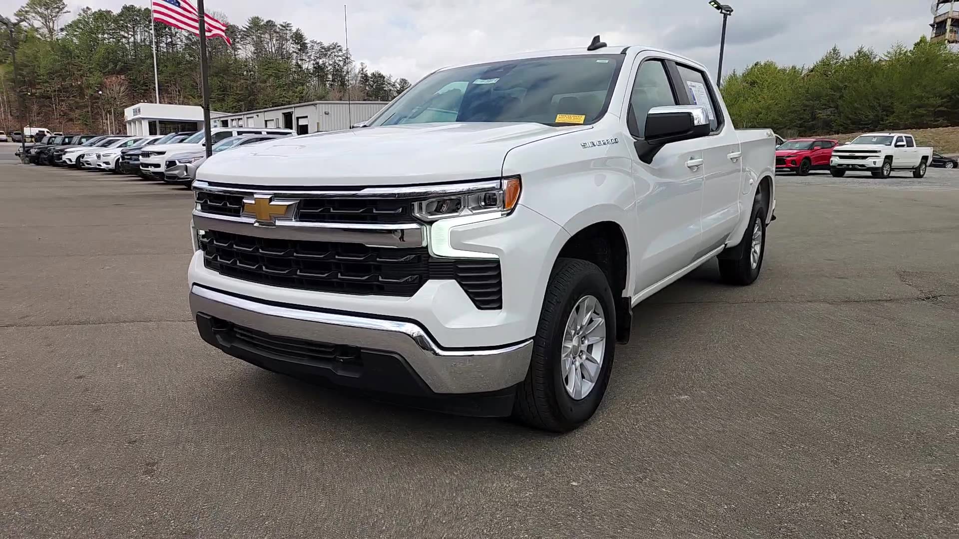 Used 2025 Chevrolet Silverado 1500 LT image 12