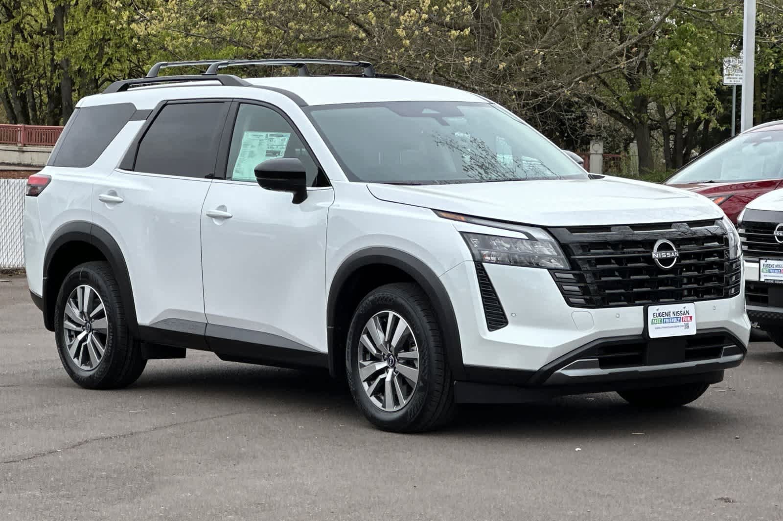 New 2026 Nissan Pathfinder SL image 9