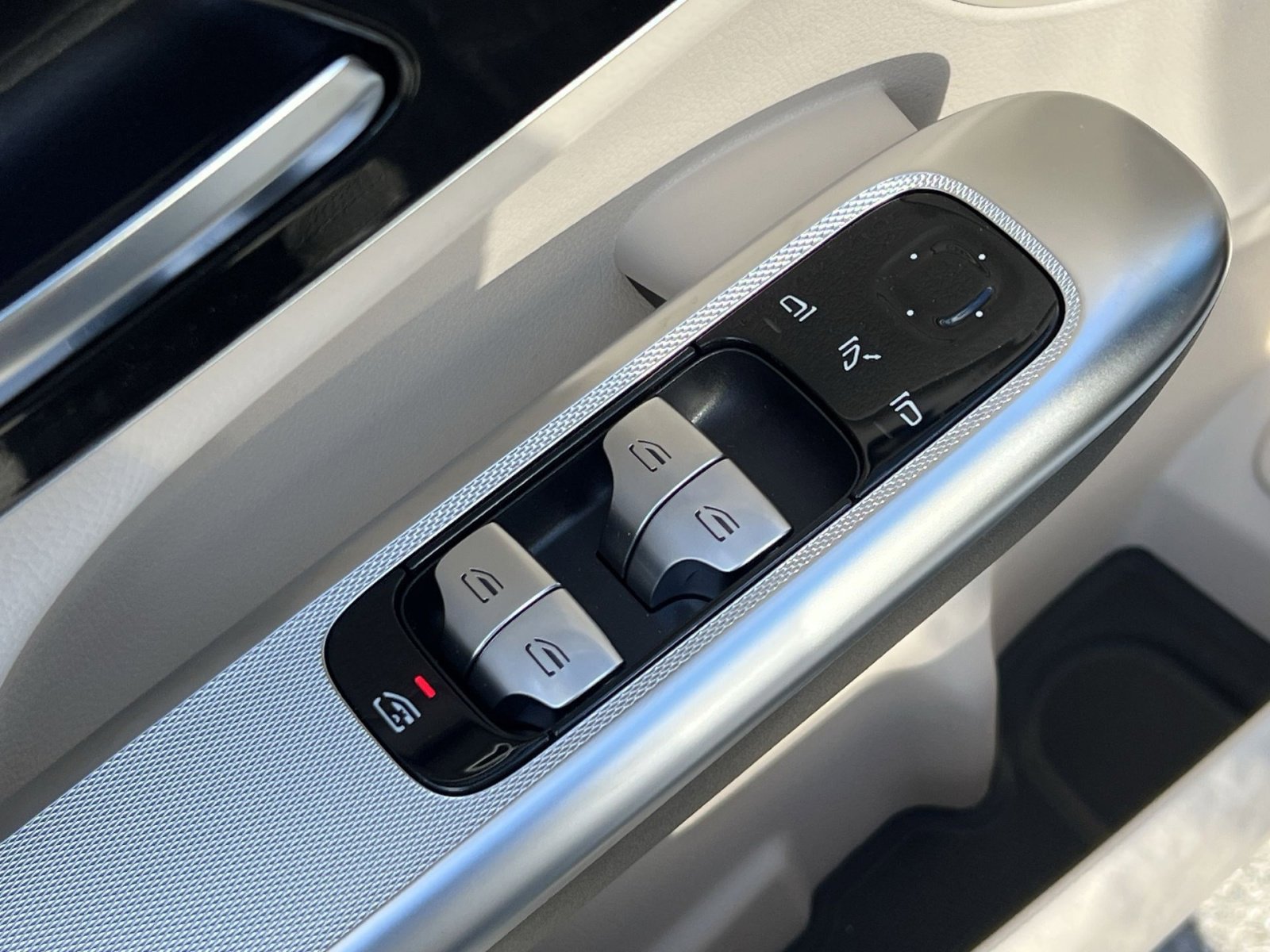 New 2026 Mercedes-Benz GLC 300 4MATIC image 13