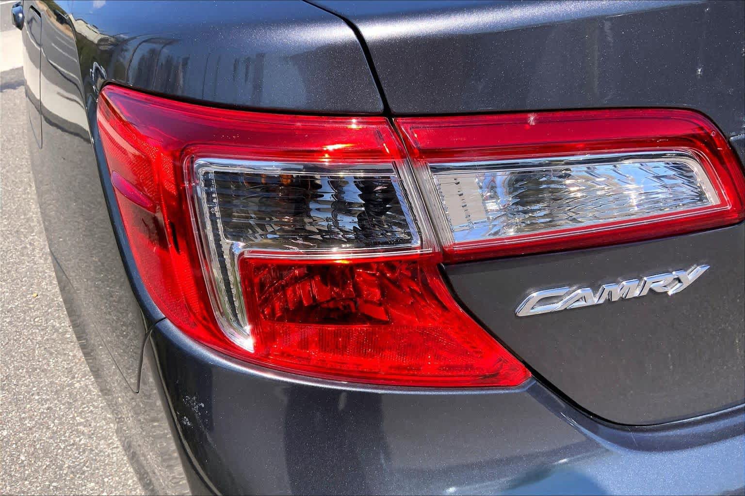 Used 2014 Toyota Camry LE FWD image 27