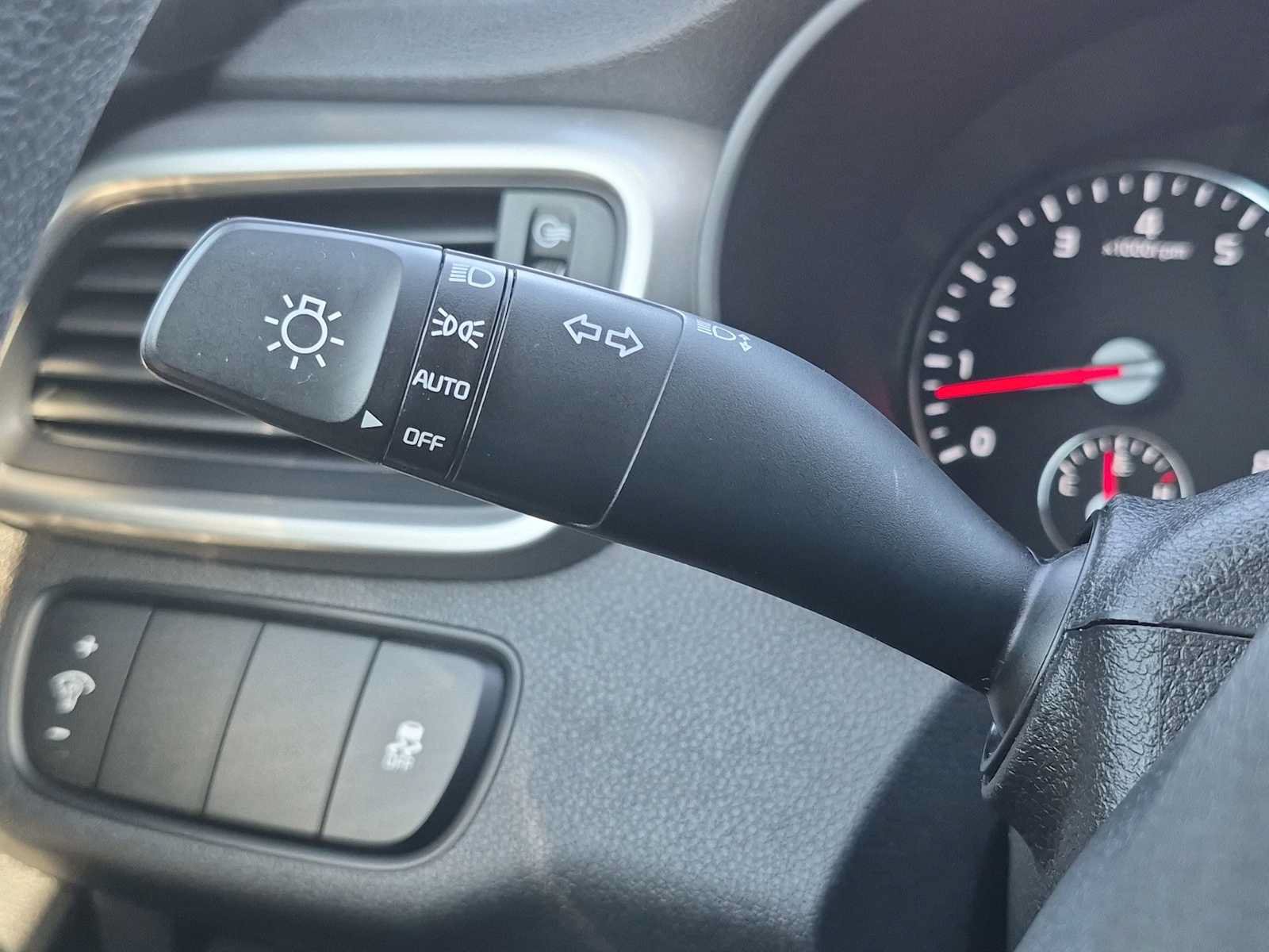 Used 2016 Kia Sorento LX AWD/4WD image 25
