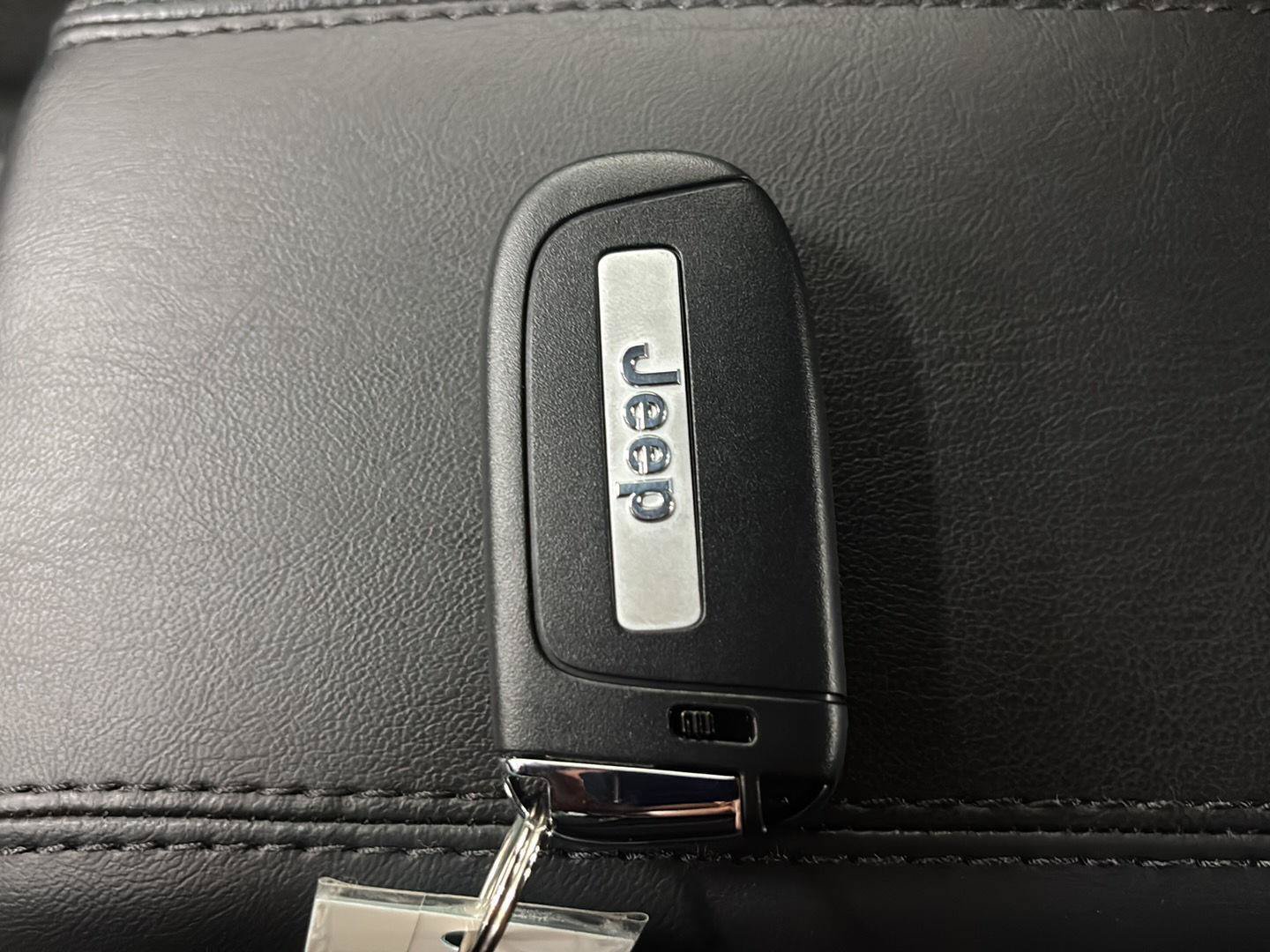 New 2026 Jeep Compass Latitude AWD/4WD image 34