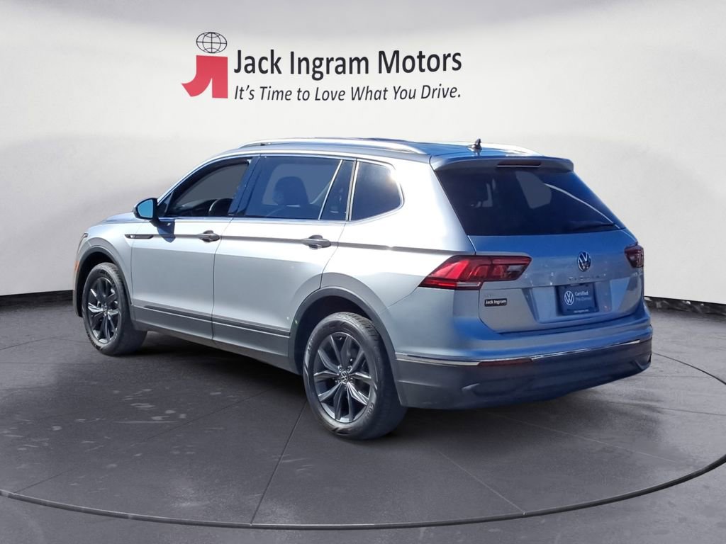 Certified 2022 Volkswagen Tiguan SE image 3