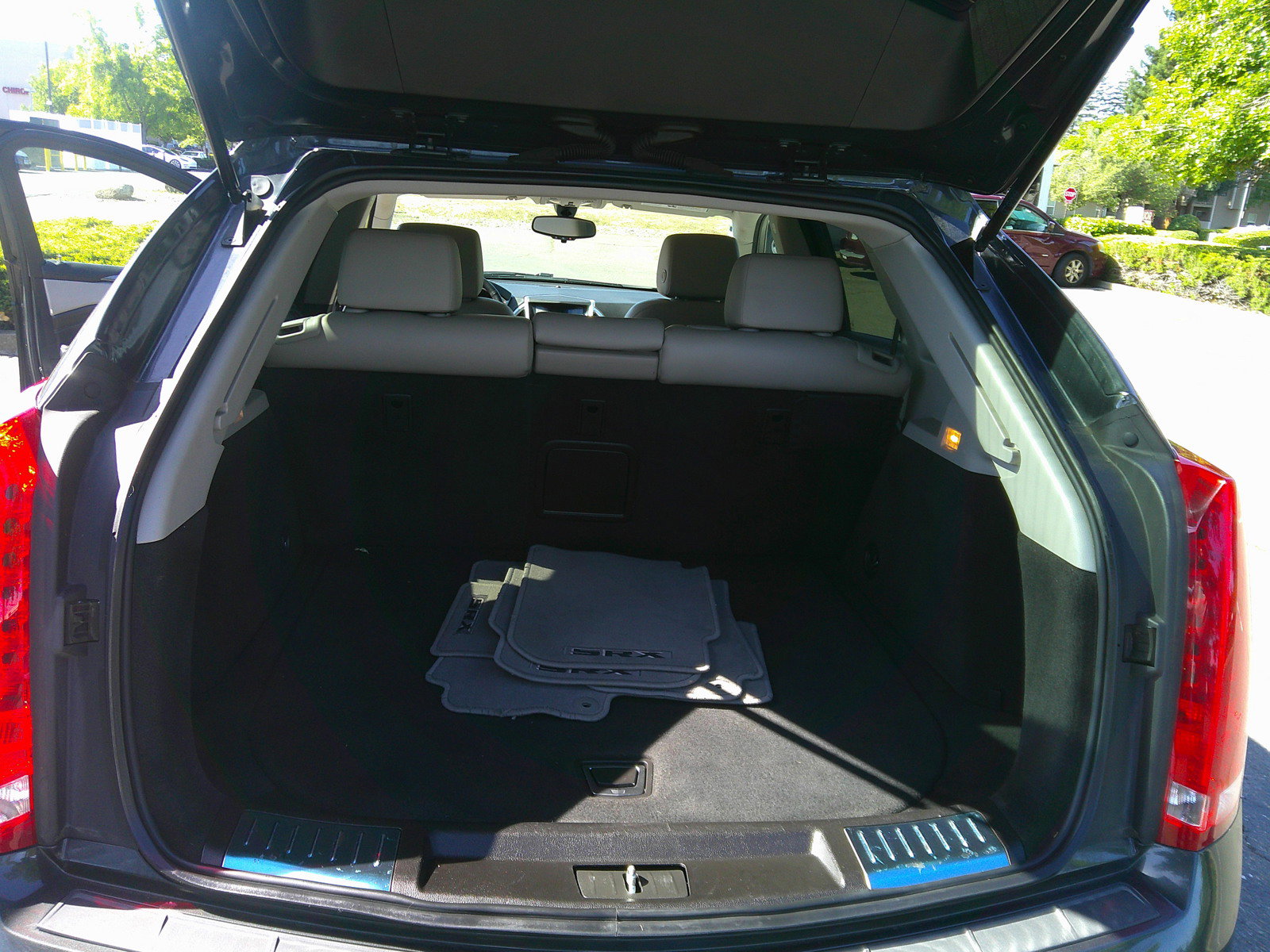 Used 2014 Cadillac SRX FWD image 12