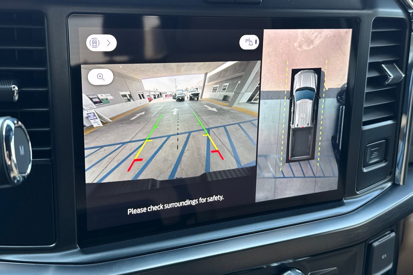 New 2025 Ford F250 Lariat w/ Chrome Package image 18