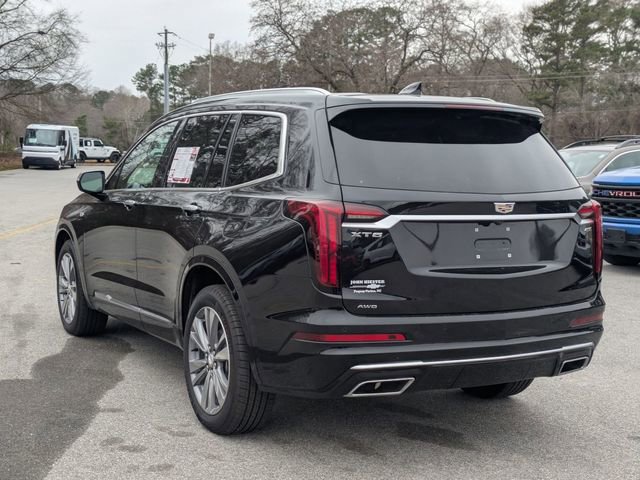 Used 2025 Cadillac XT6 Premium Luxury image 4