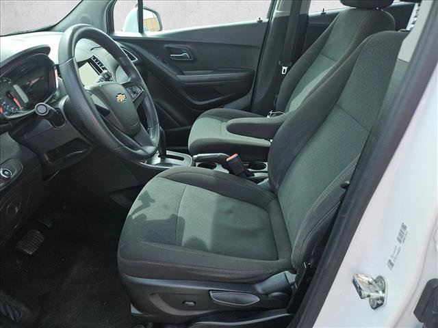 Used 2018 Chevrolet Trax LS image 13