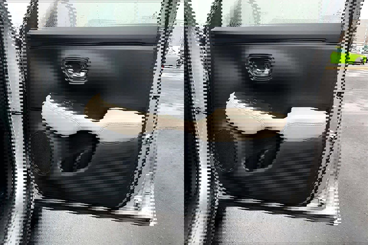 Used 2025 Honda HR-V LX image 26