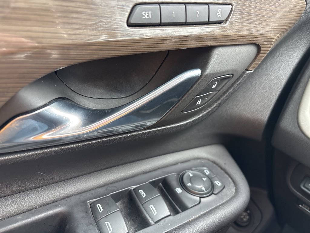 Used 2023 GMC Terrain Denali w/ Denali Premium Package image 21