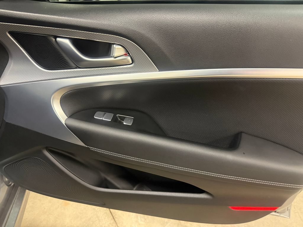 Used 2023 Genesis G70 3.3T AWD/4WD image 31