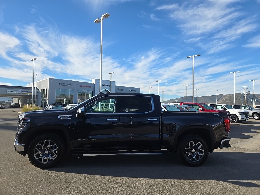 Used 2022 GMC Sierra 1500 SLT w/ SLT Convenience Package image 8