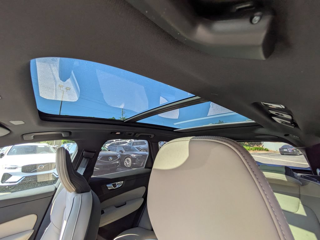 New 2026 Volvo XC60 B5 Plus w/ Protection Package Premier AWD/4WD image 21