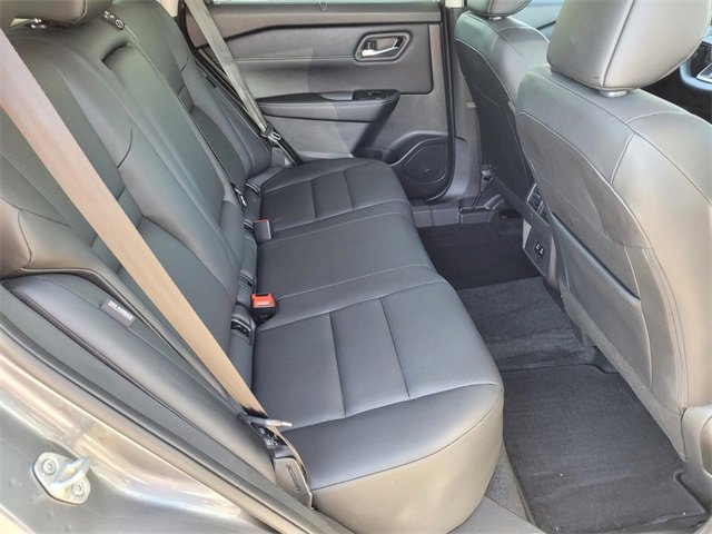 Used 2025 Nissan Rogue SV w/ SV Premium Package image 12