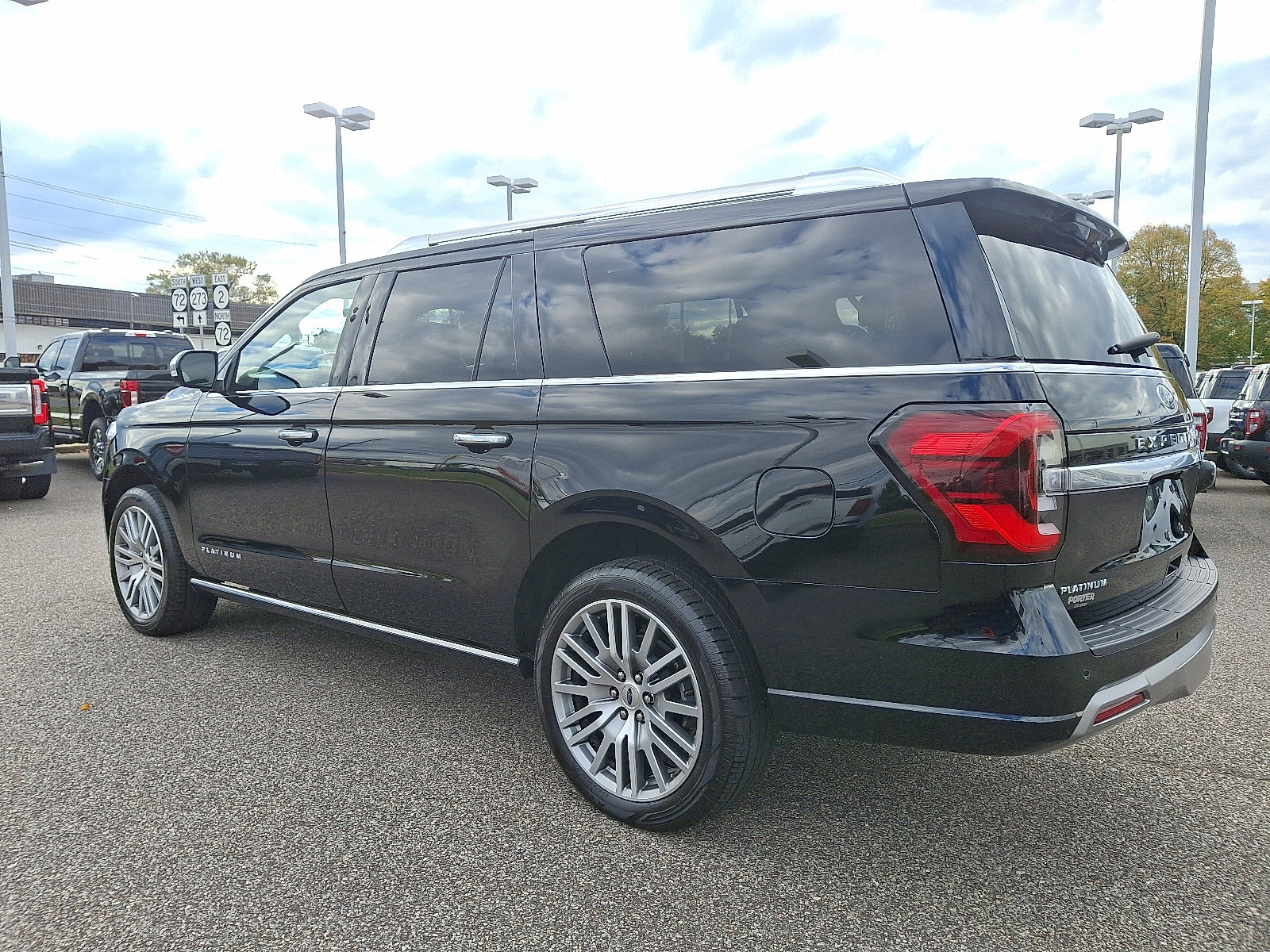 Certified 2022 Ford Expedition Max Platinum image 7