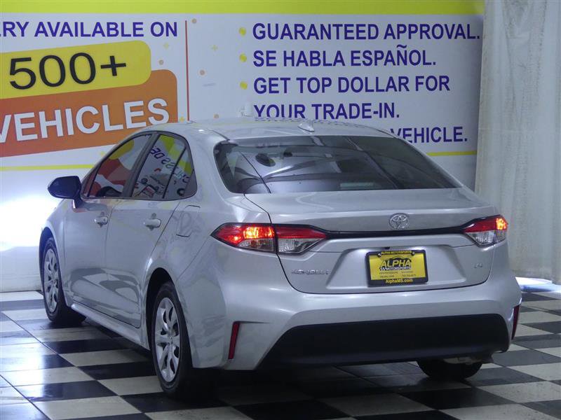 Used 2024 Toyota Corolla LE image 3